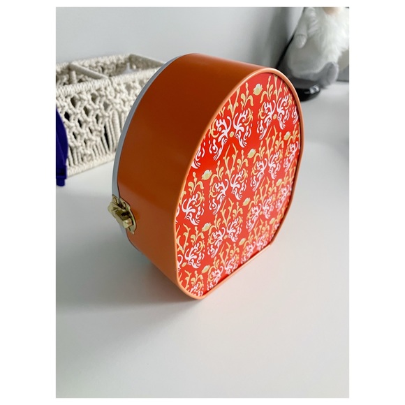 Drunk Elephant Storage Container - Picture 5 of 5